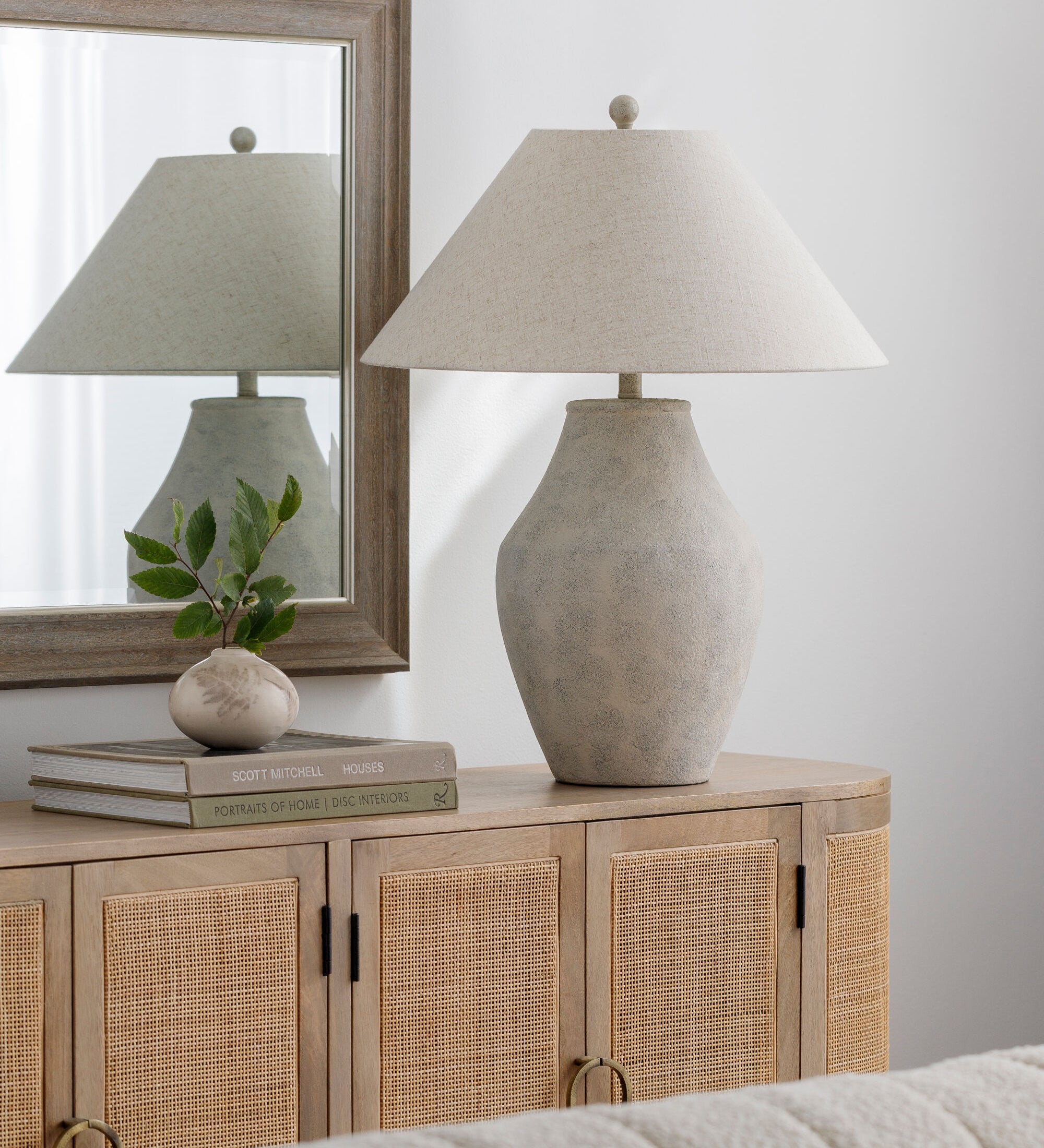 The Amira Table Lamp