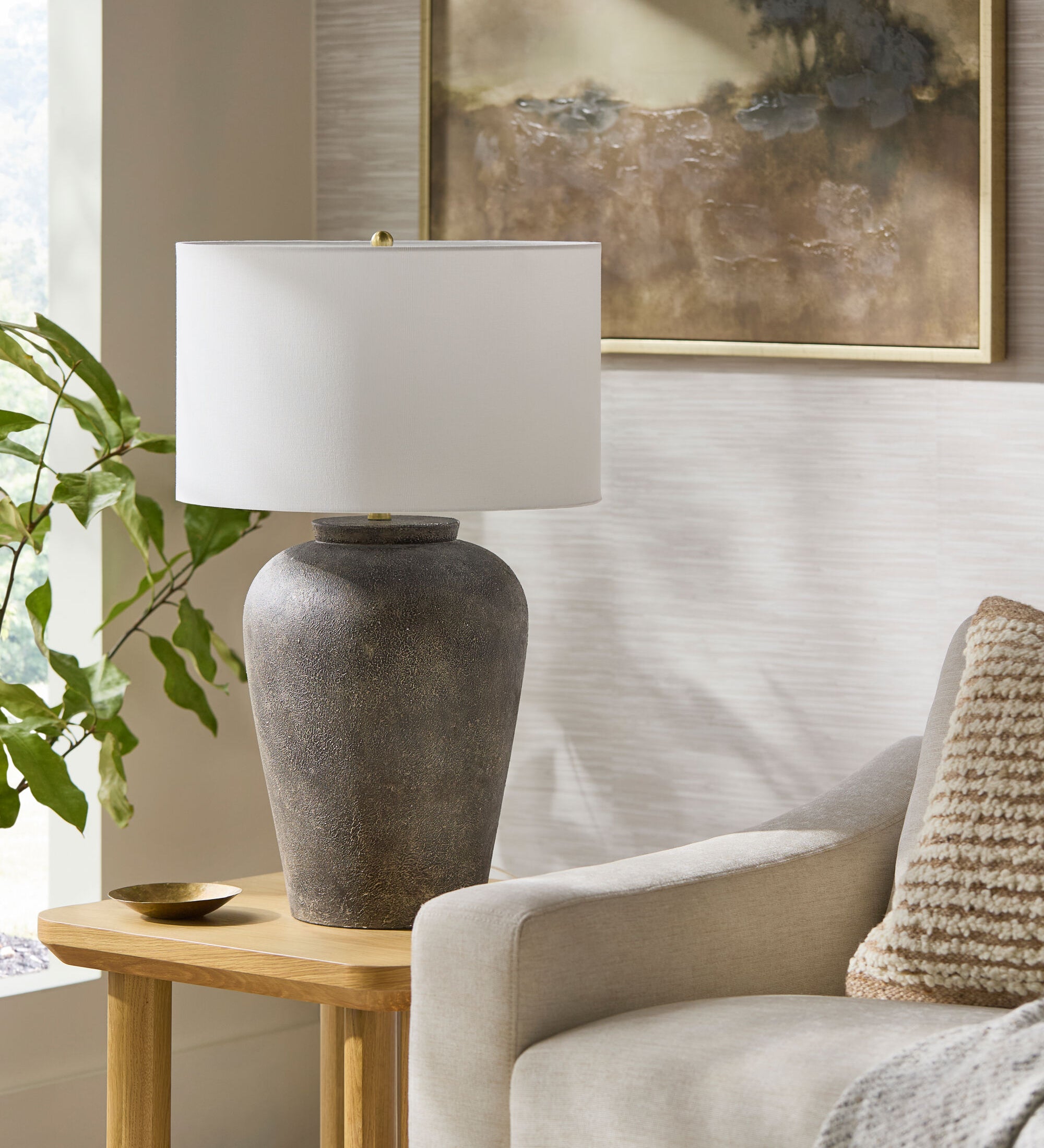 The Luca Table Lamp